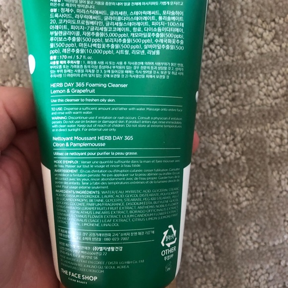 Herb Day 365 by the face shop foaming cleanser 170ml lemon and grapefruit - Picture 4 of 5